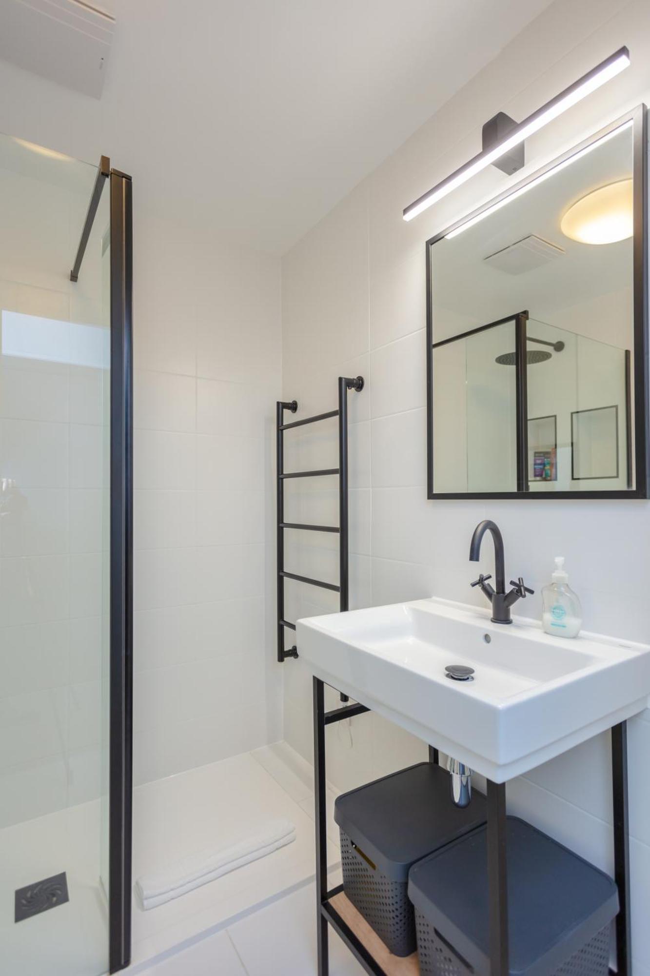 Stylish 1 Bedroom Apartment In Holborn In A Great Location London Eksteriør billede